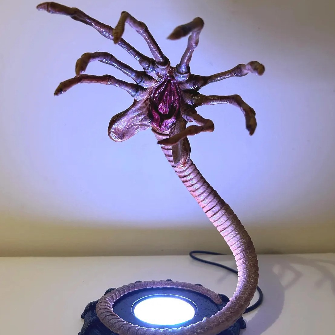 Alien Facehugger Lampe Nachtli – Lighting Decor Items Bewertung und Preis